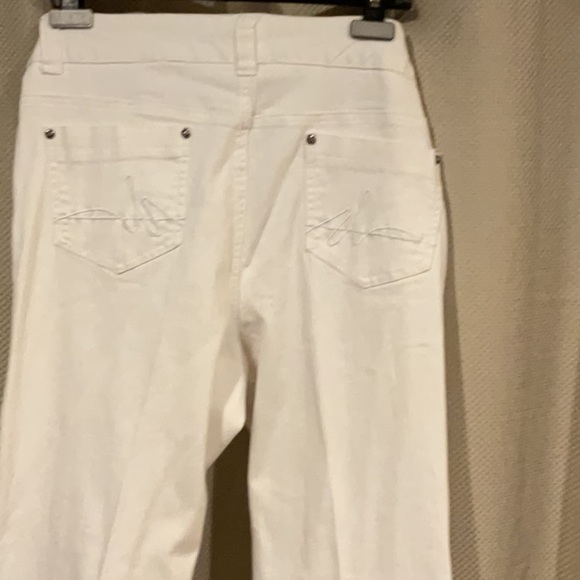 Are waist measurements 17 inches rise 11 inches 31 inches inseam - Picture 6 of 7